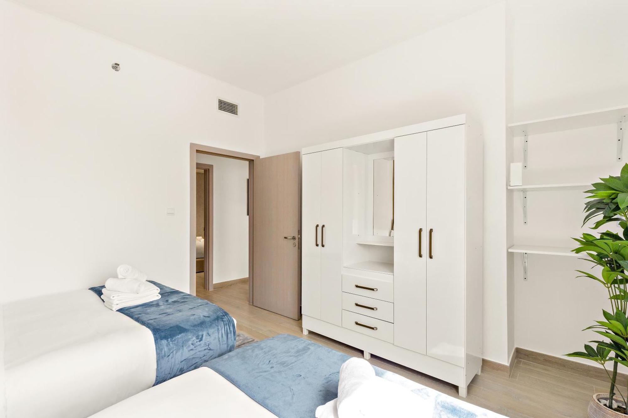 Апартаменти Desert Key - Perfectly Located Yas Island Premier Apts *