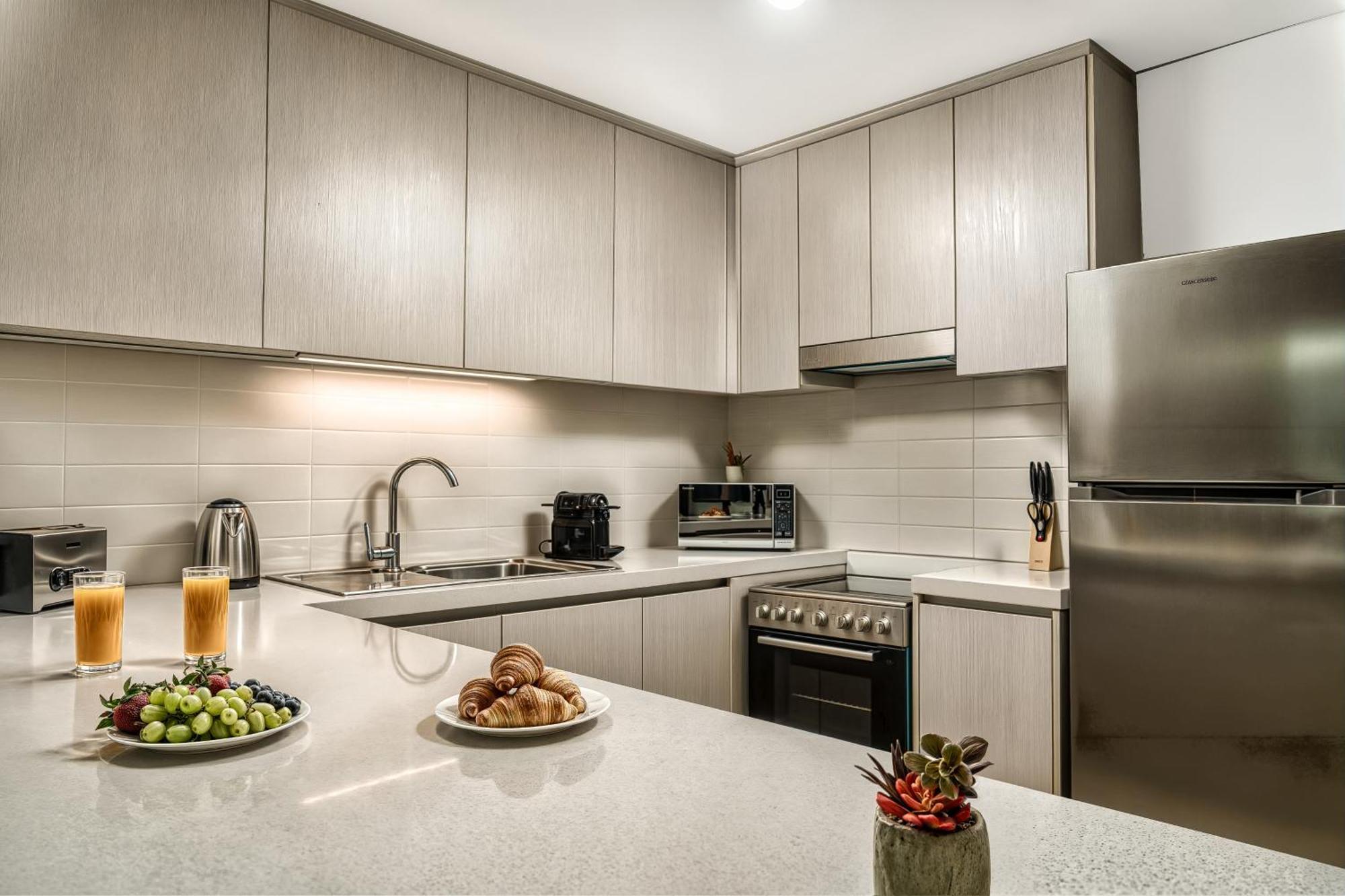 Апартаменти Desert Key - Perfectly Located Yas Island Premier Apts *
