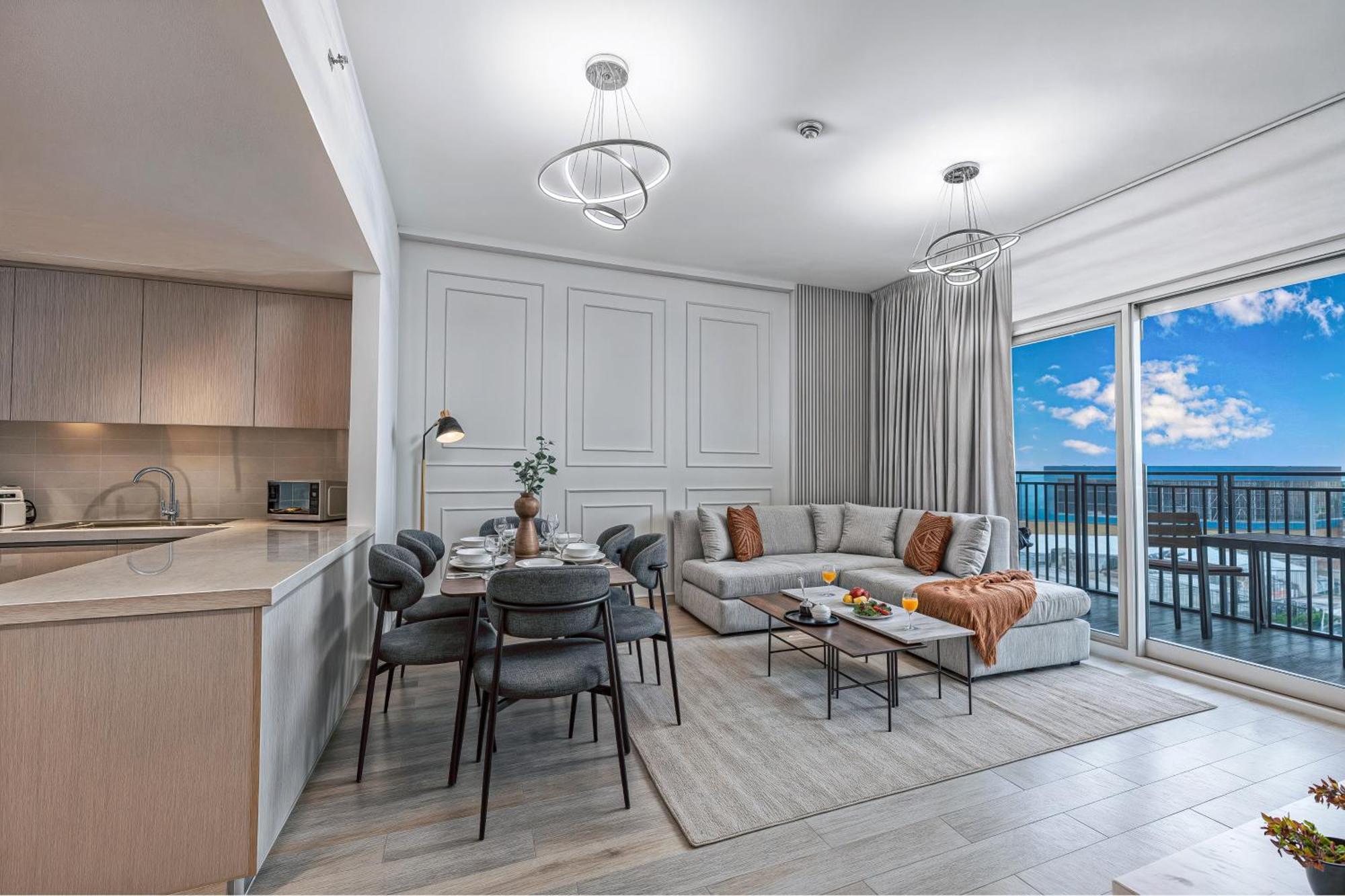 Desert Key - Perfectly Located Yas Island Premier Apts Апартаменти