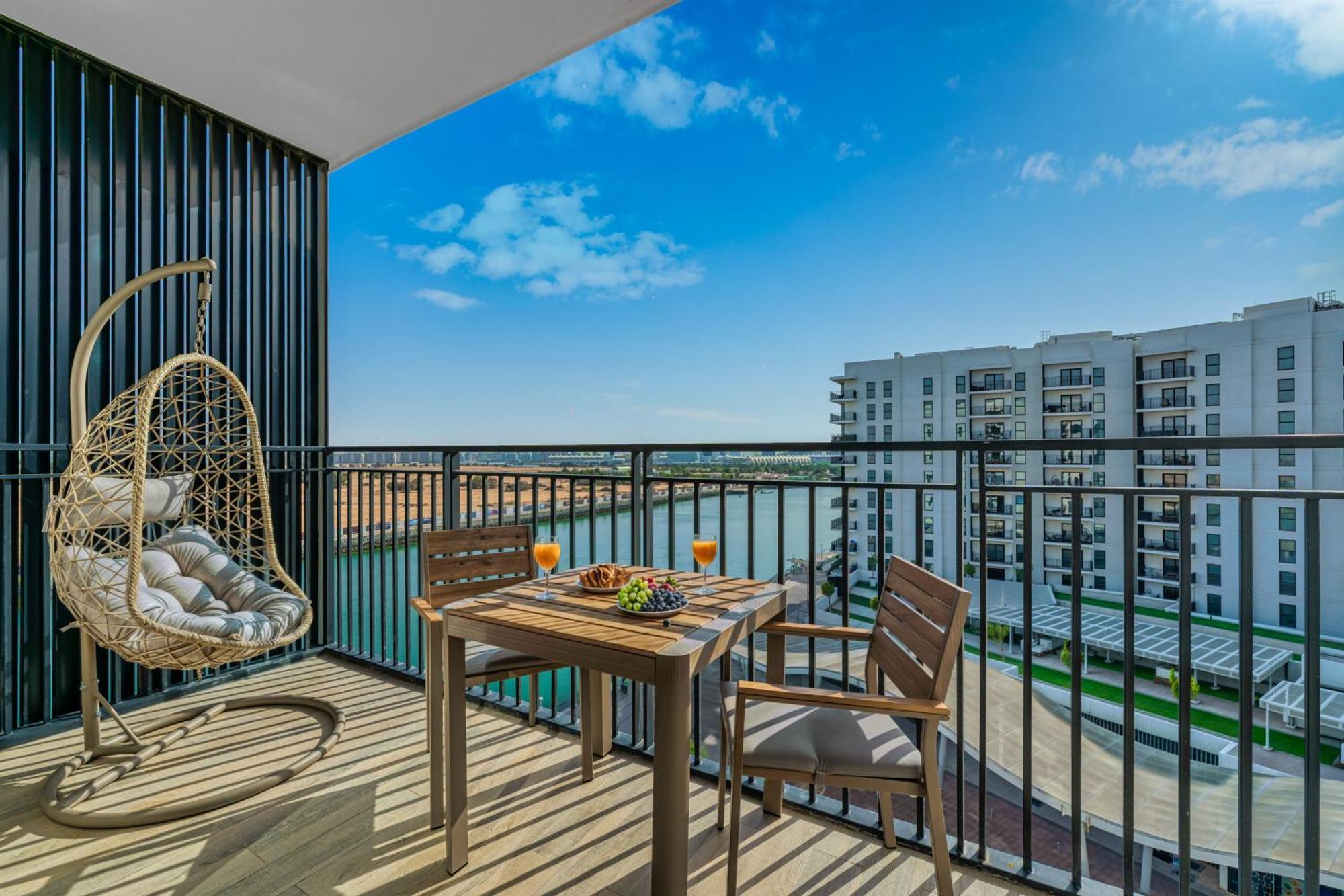 Desert Key - Perfectly Located Yas Island Premier Apts Апартаменти