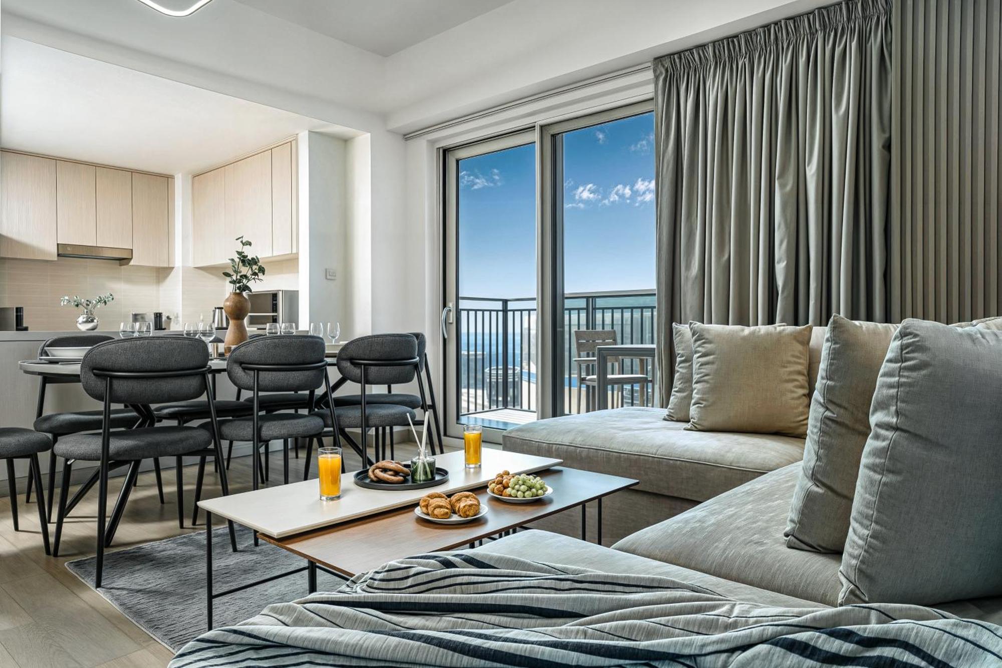 Desert Key - Perfectly Located Yas Island Premier Apts *