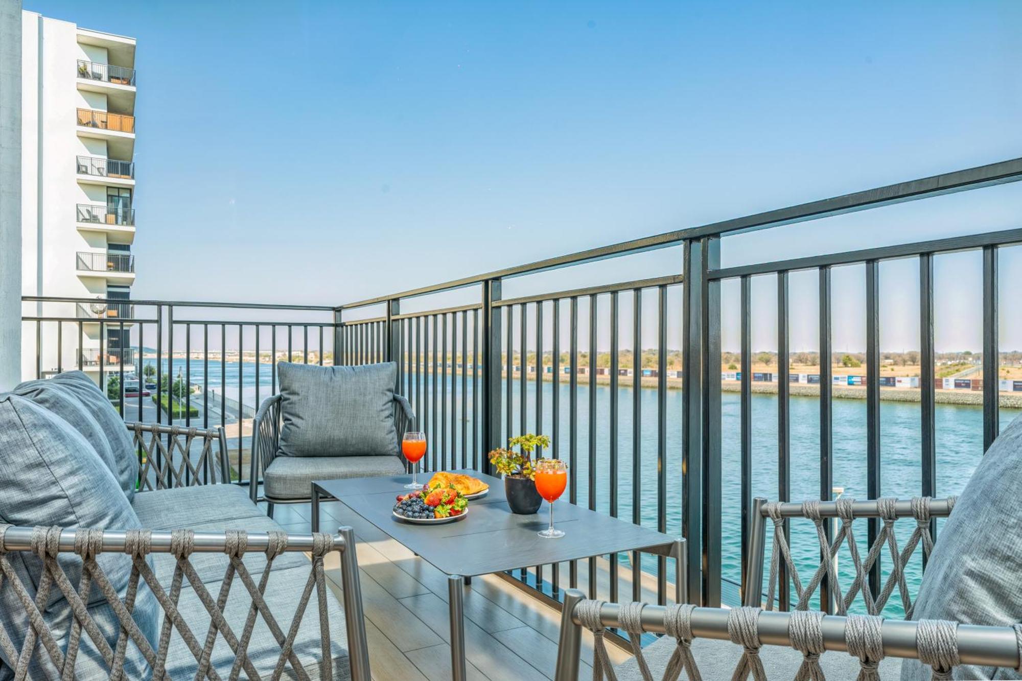 Desert Key - Perfectly Located Yas Island Premier Apts *